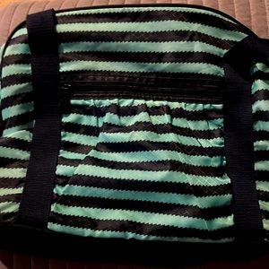 ThirtyOne / Weekender bag / Crossbody strap / Handles /  Teal & Blue
